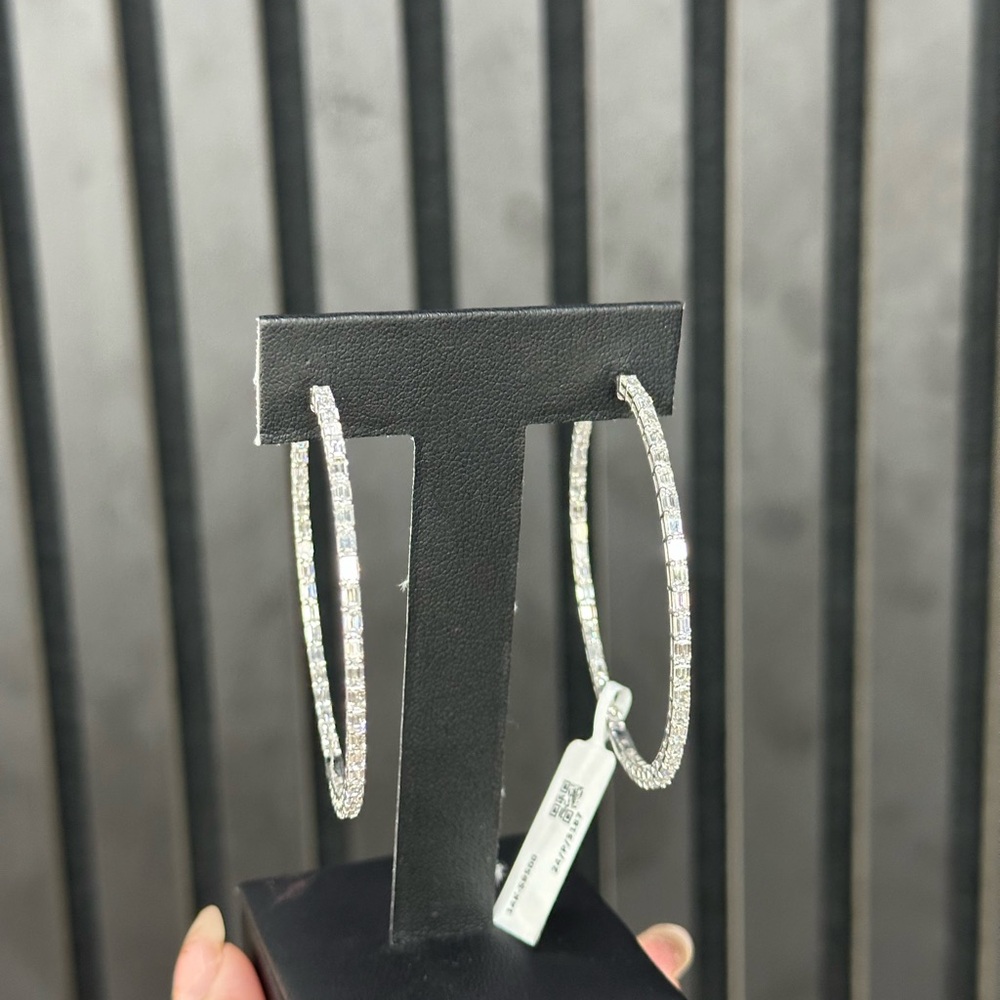 Elegant White and Yellow Gold Hoop Earrings